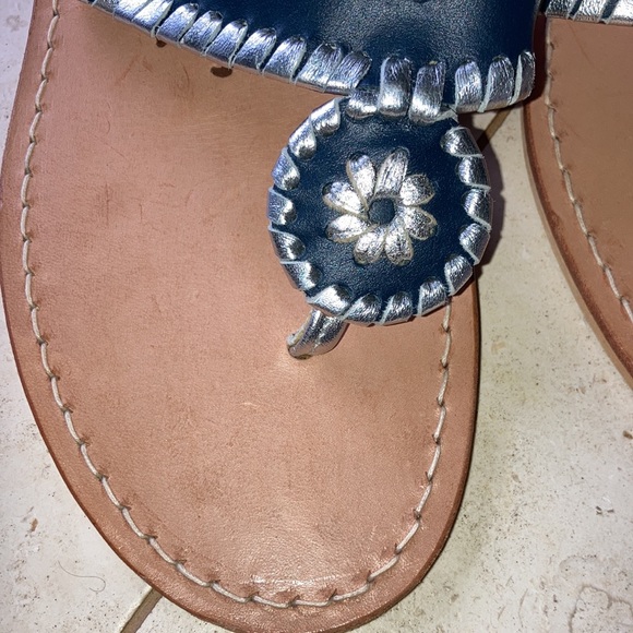 EUC Jack Rogers thong sandals navy and silver size 8 - Picture 3 of 10